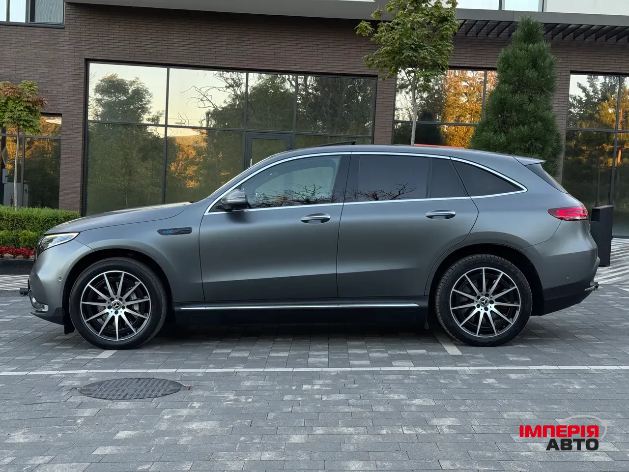 Mercedes-Benz EQC - фото 3