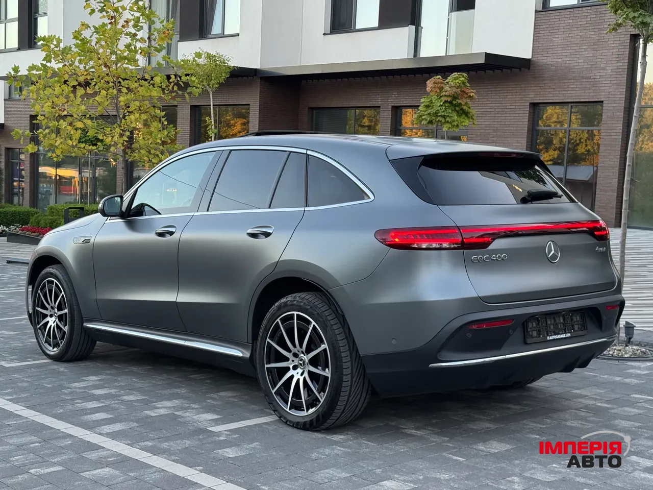 Mercedes-Benz EQC - фото 8