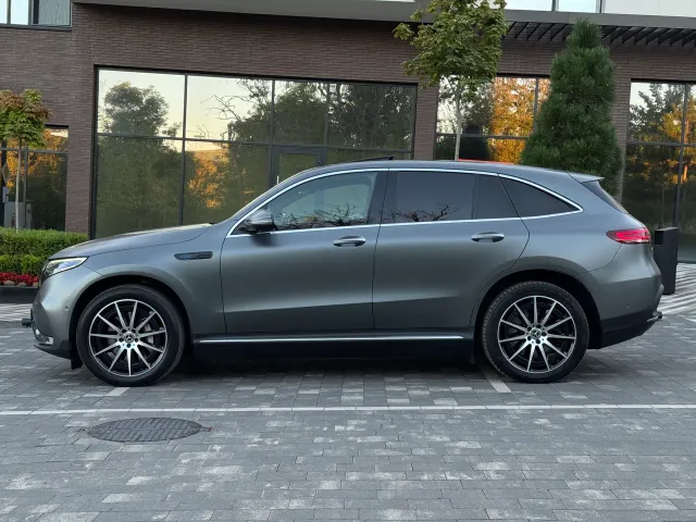Mercedes-Benz EQC - фото 3