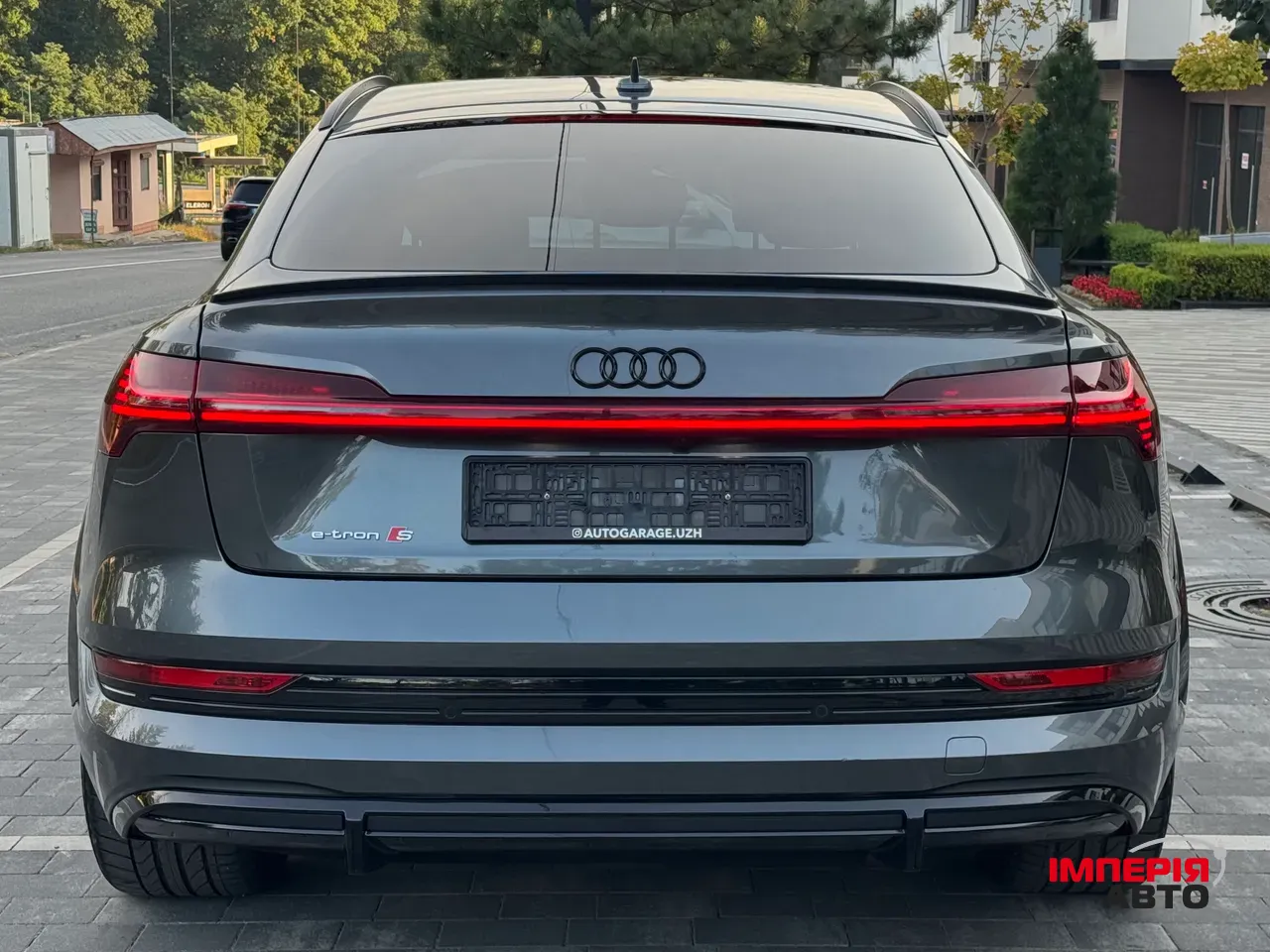 Audi e-tron S Sportback - фото 12