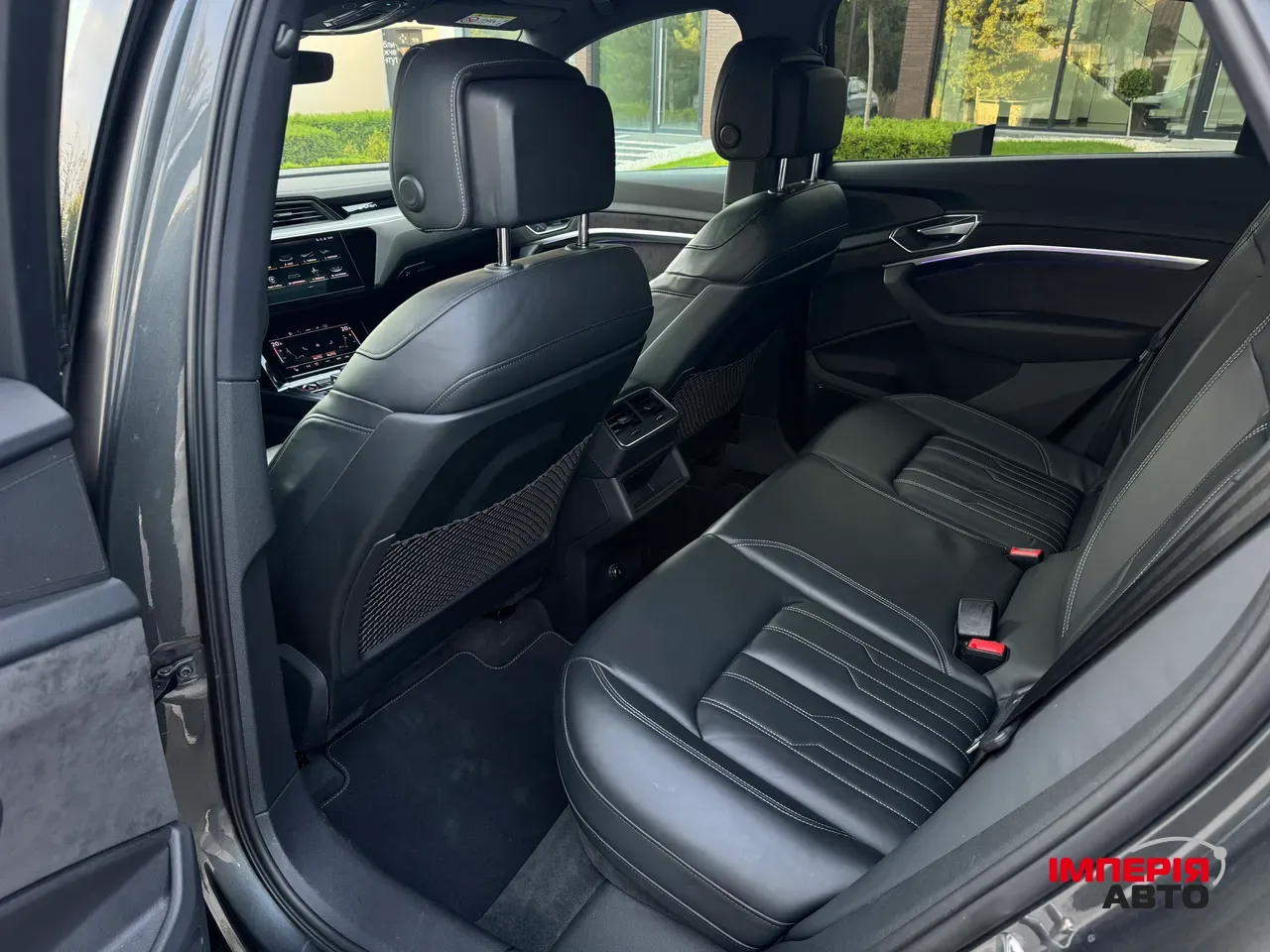 Audi e-tron S Sportback - фото 31