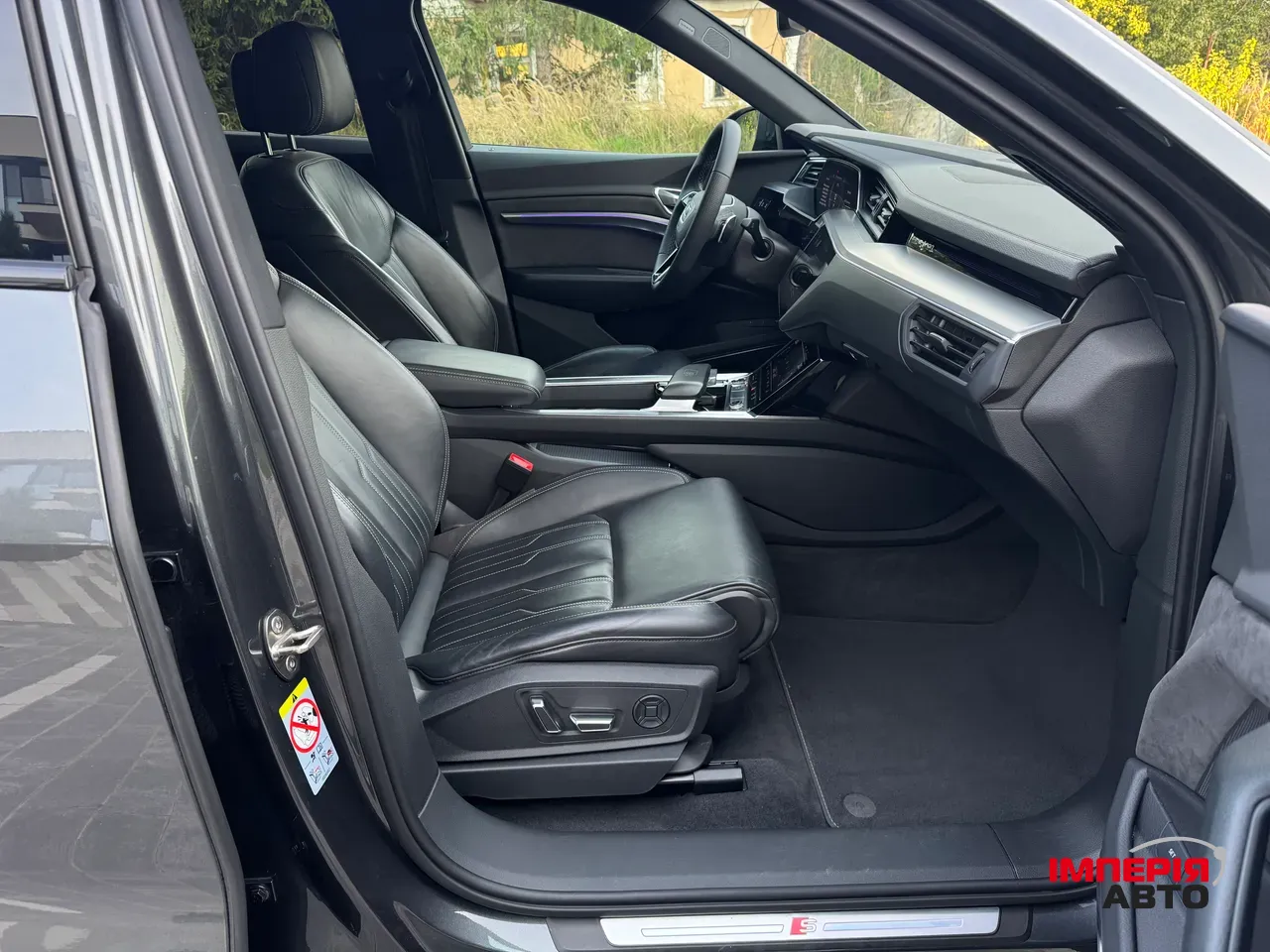 Audi e-tron S Sportback - фото 28