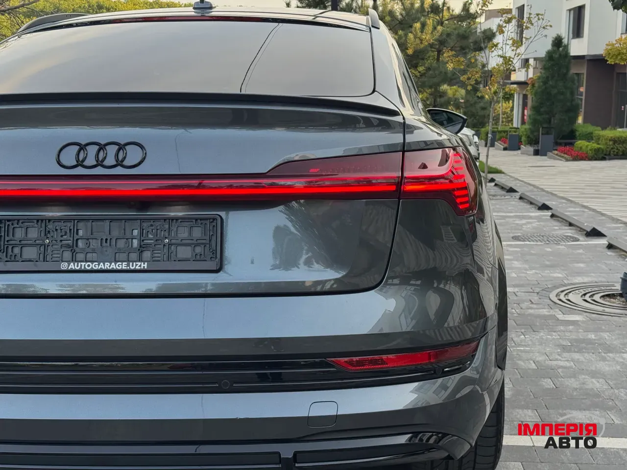 Audi e-tron S Sportback - фото 25