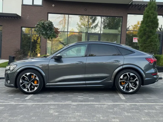 Audi e-tron S Sportback - фото 4