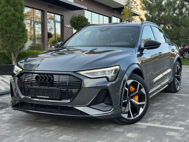 Audi e-tron S Sportback - фото 1