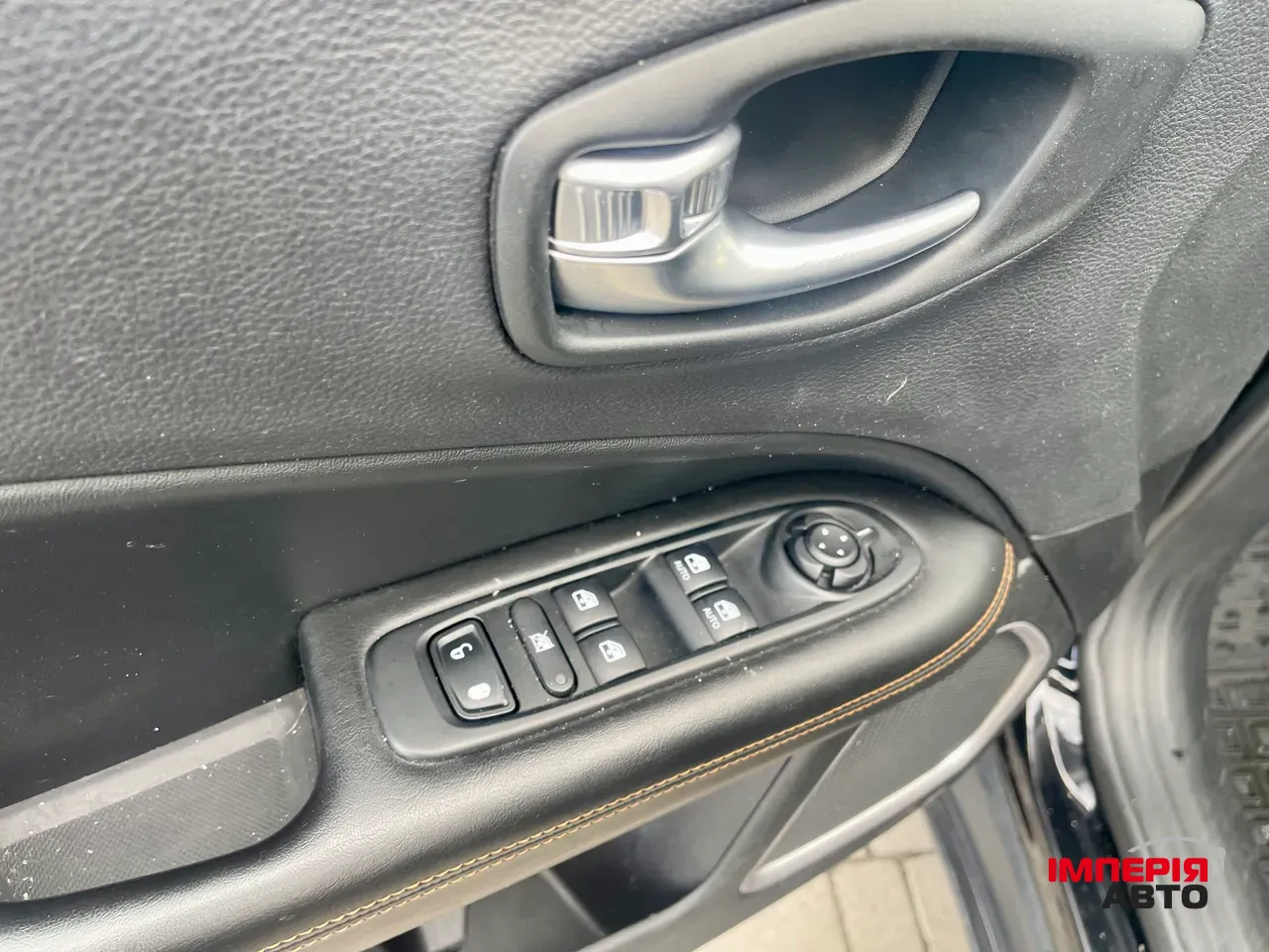 Jeep Compass - фото 15