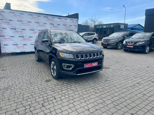 Jeep Compass - фото 1