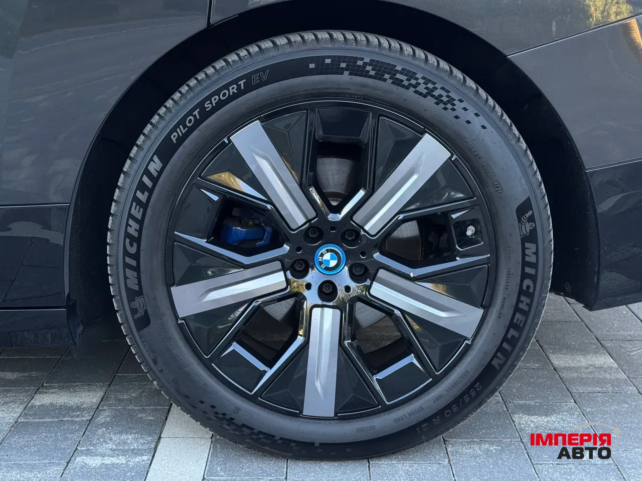 BMW iX - фото 23