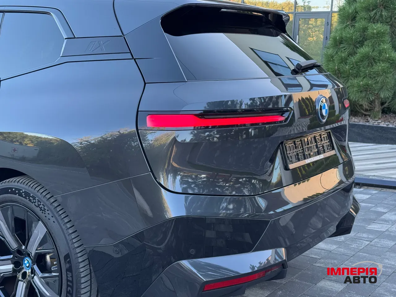 BMW iX - фото 27
