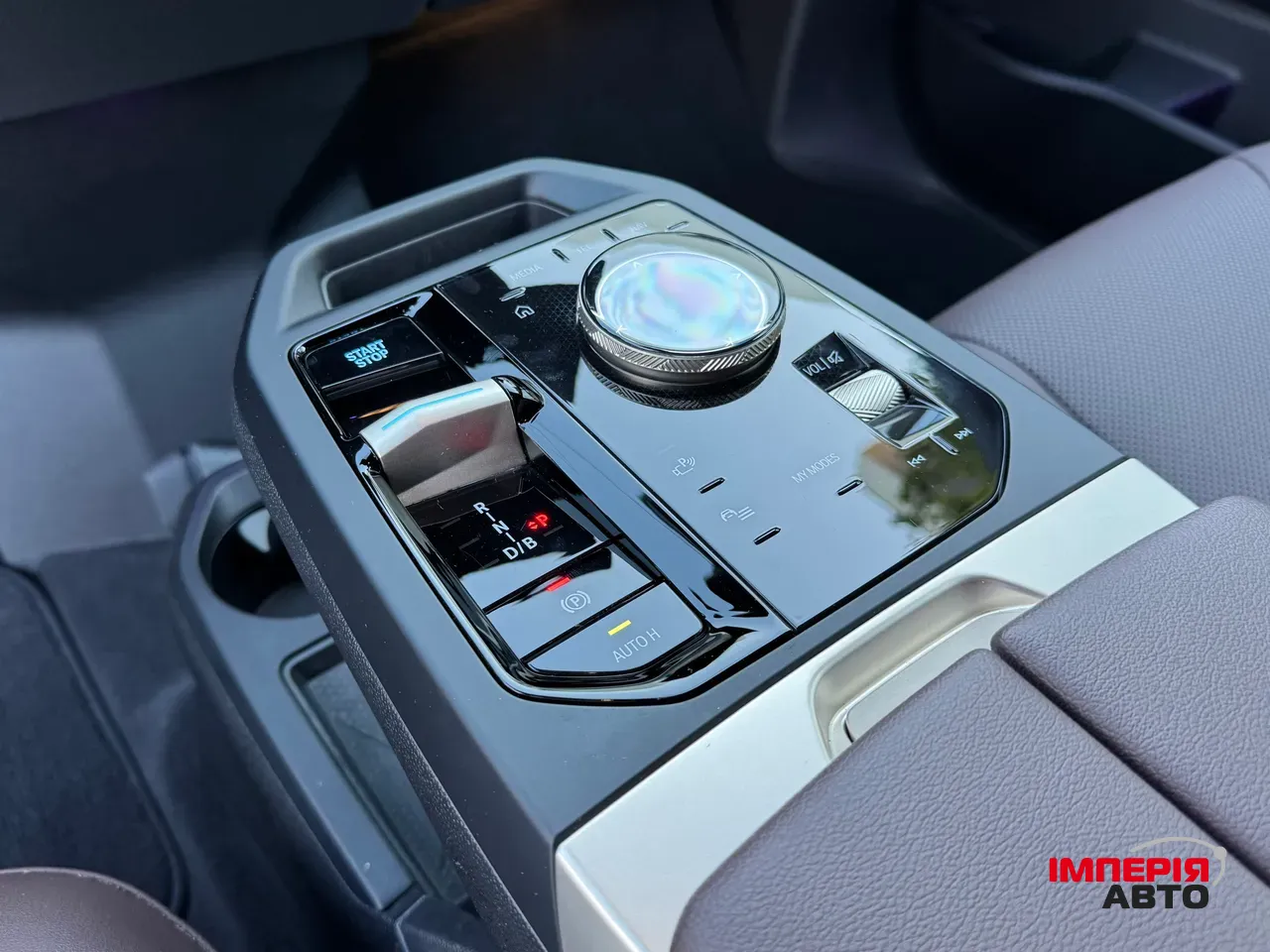 BMW iX - фото 37