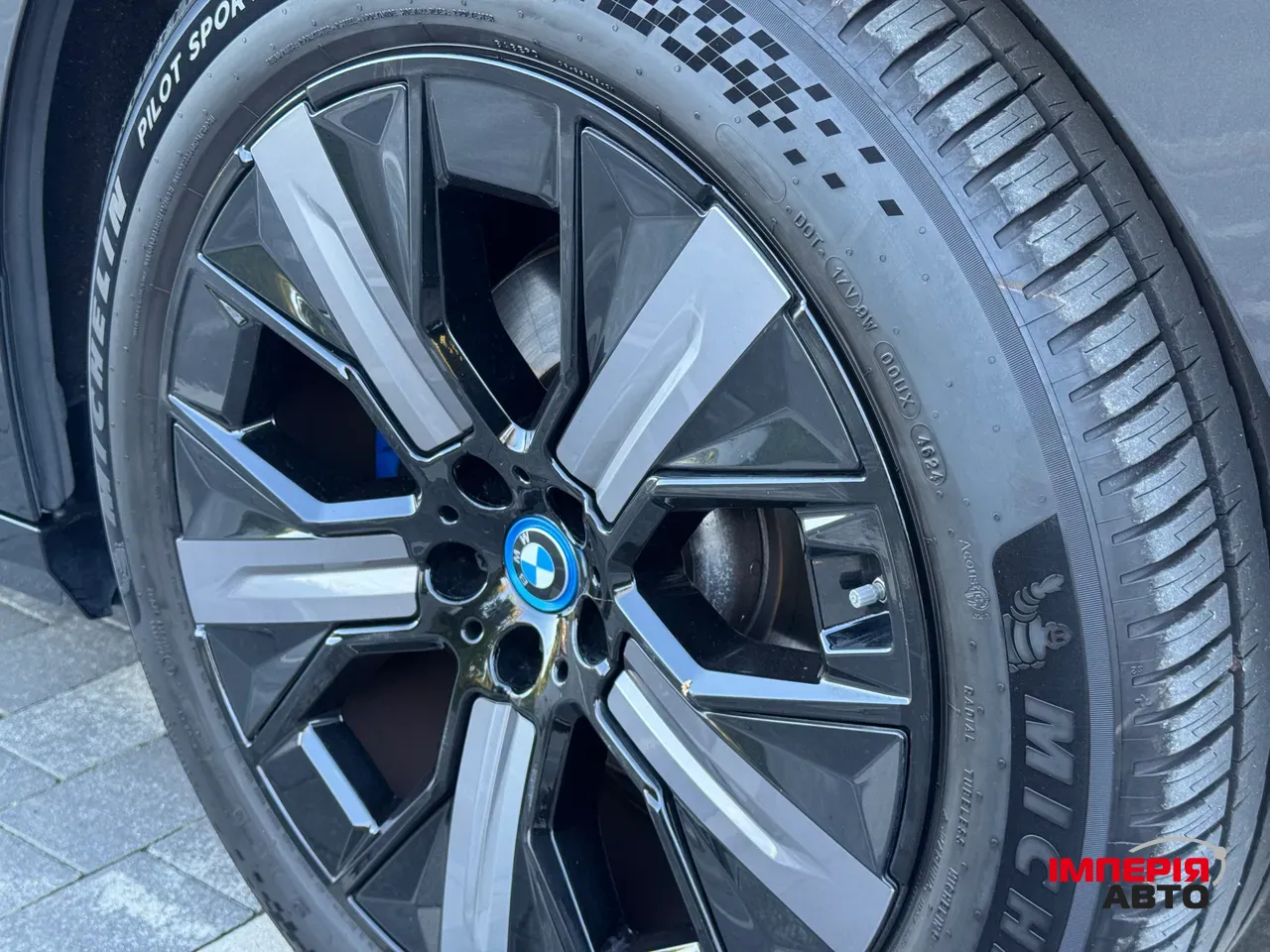 BMW iX - фото 22