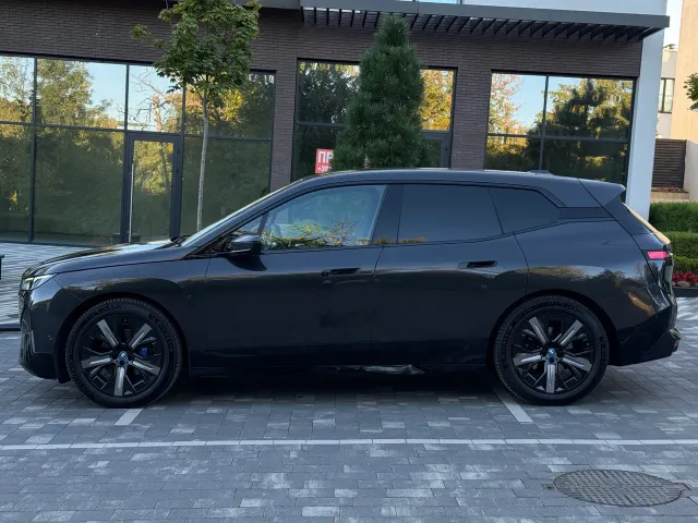 BMW iX - фото 5
