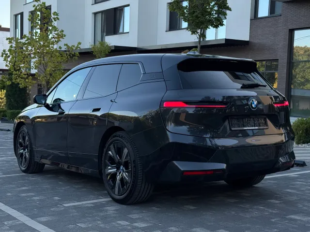 BMW iX - фото 4