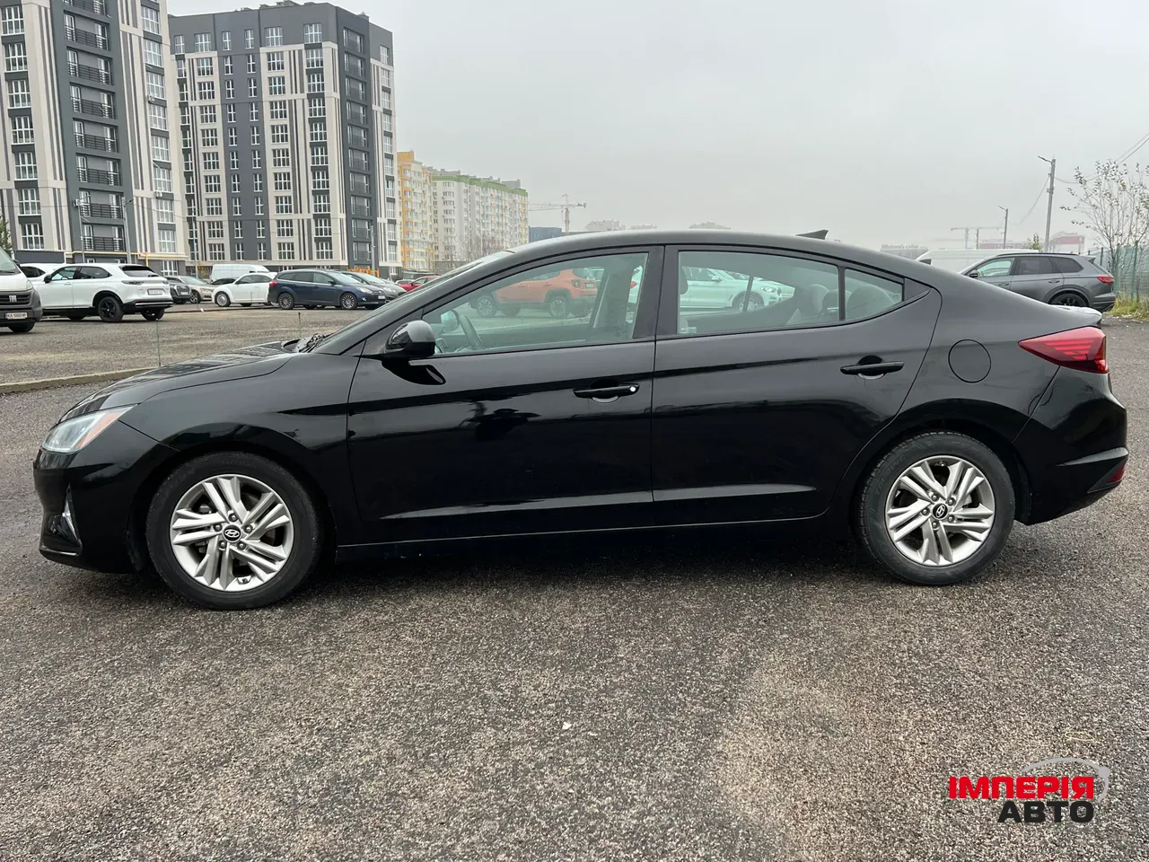 Hyundai Elantra - фото 4