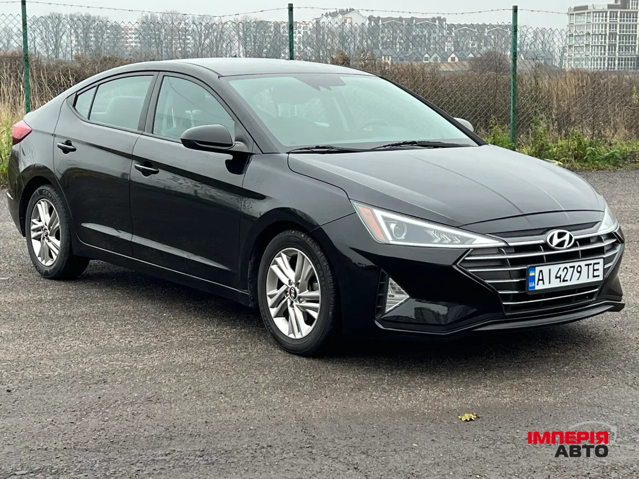 Hyundai Elantra - фото 1