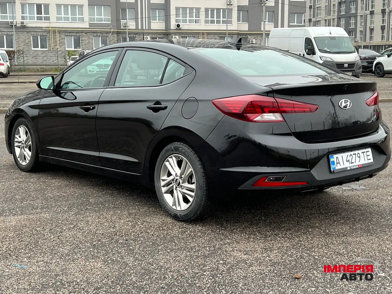 Hyundai Elantra - фото 5
