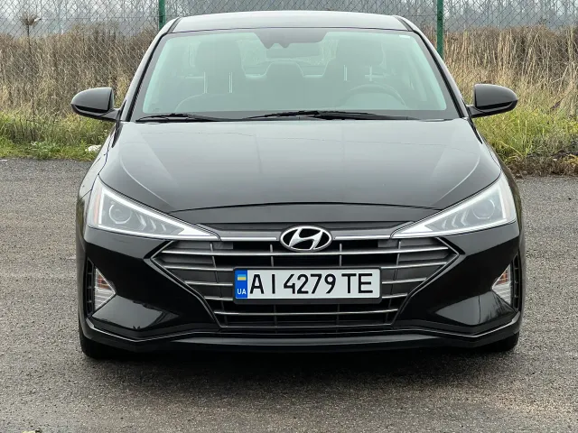 Hyundai Elantra - фото 2