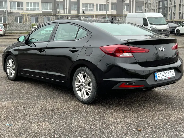 Hyundai Elantra - фото 5