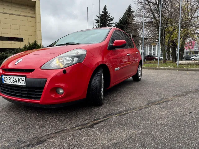 Renault Clio - фото 2