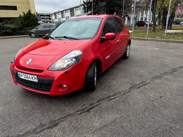Renault Clio - фото 1