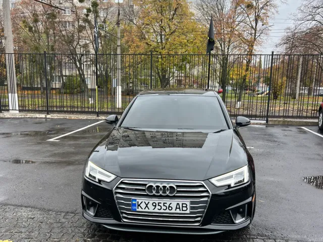 Audi A4 - фото 1