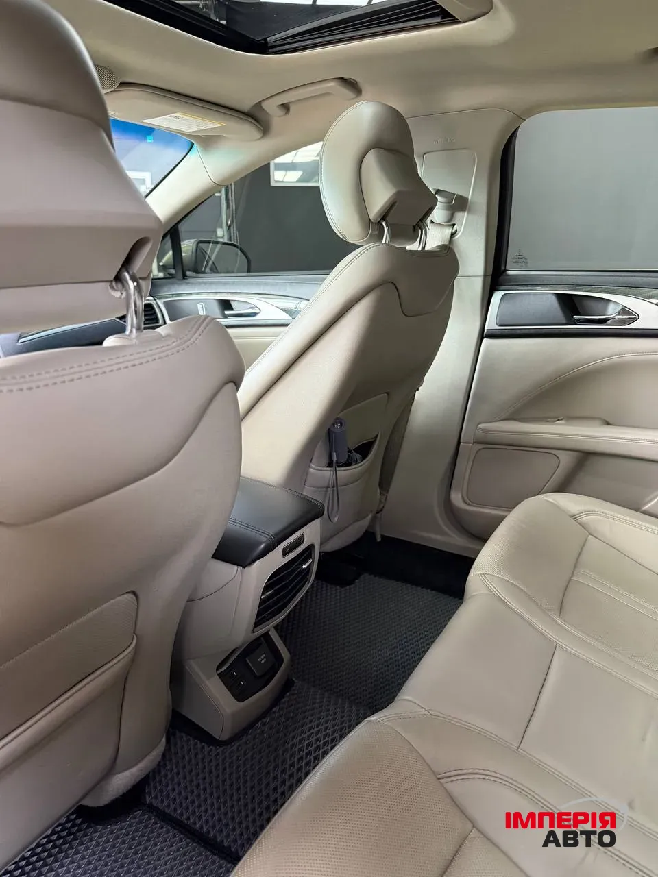 Lincoln MKZ - фото 9