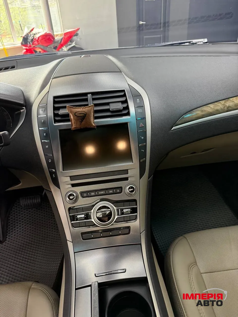 Lincoln MKZ - фото 20