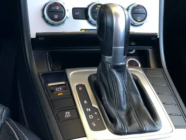 Volkswagen Passat CC - фото 3