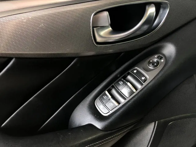 Infiniti Q50 - фото 2