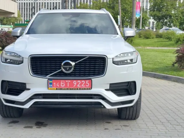 Volvo XC90 - фото 1