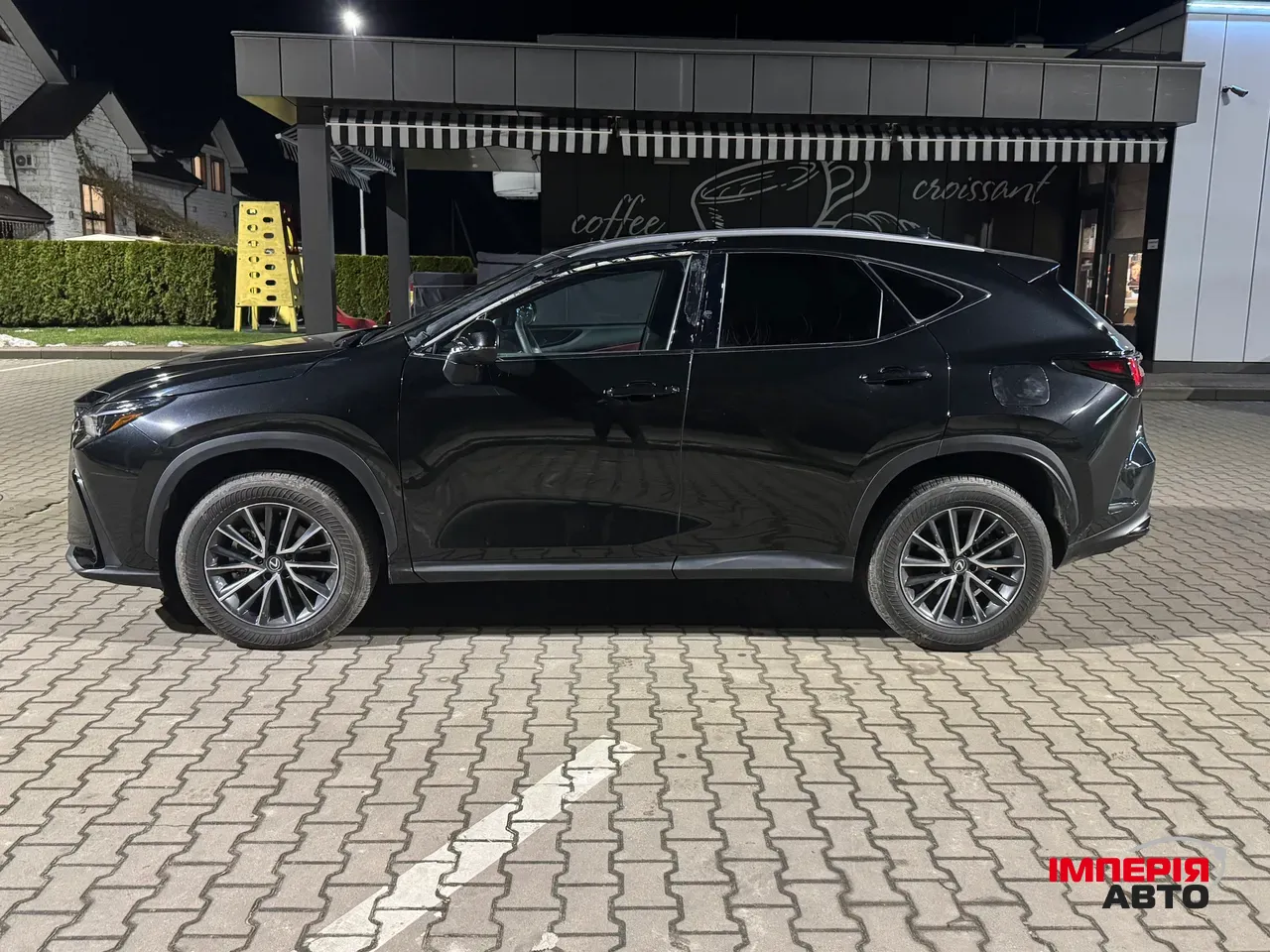 Lexus NX - фото 3