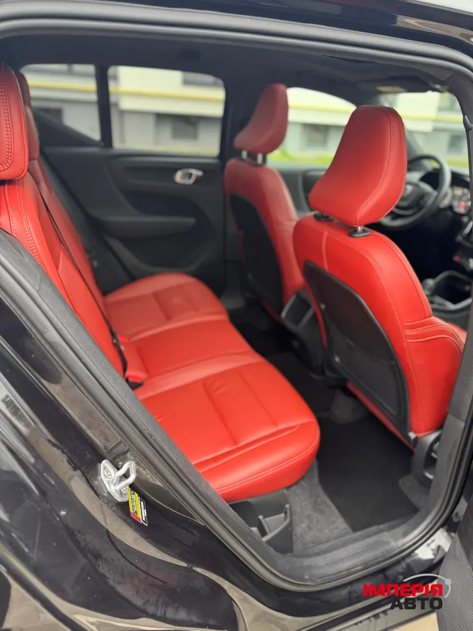 Volvo XC40 - фото 14