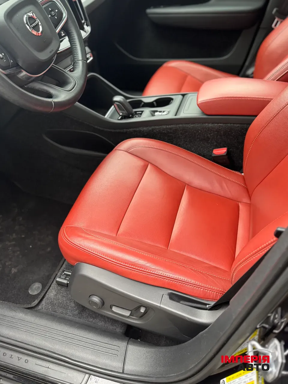 Volvo XC40 - фото 23