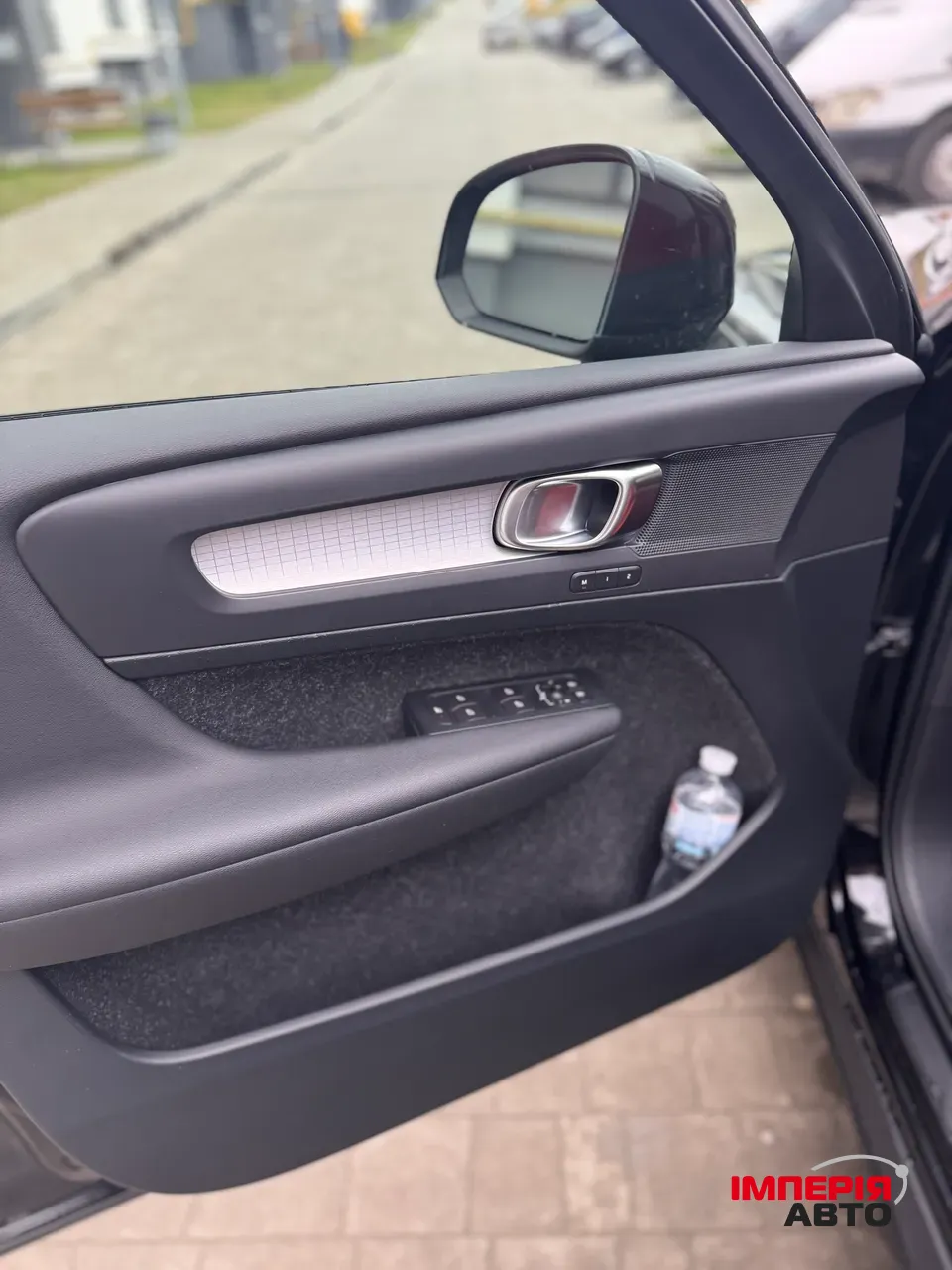 Volvo XC40 - фото 25