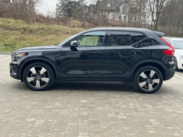 Volvo XC40 - фото 2