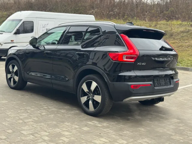 Volvo XC40 - фото 3