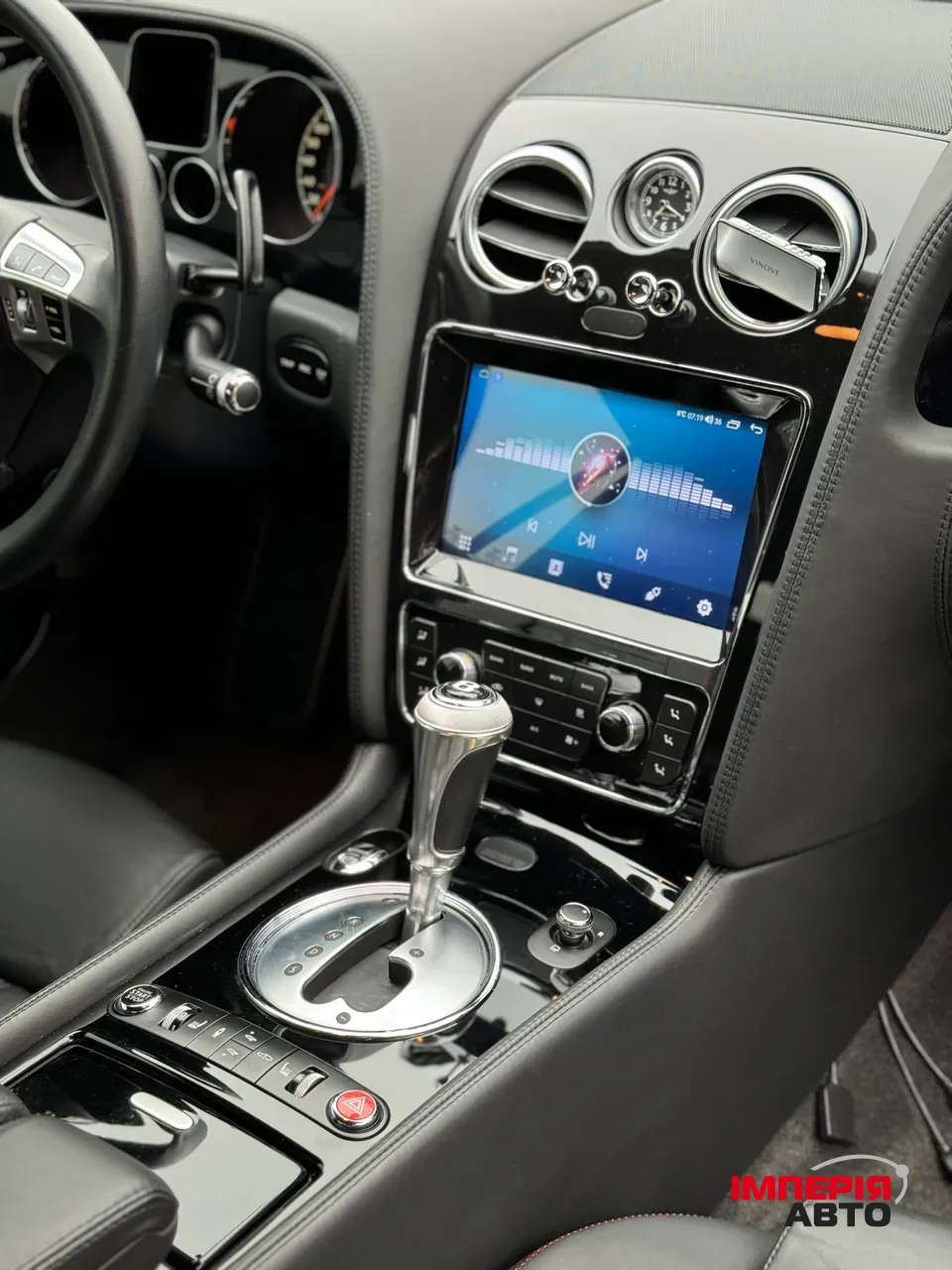 Bentley Continental GT - фото 12