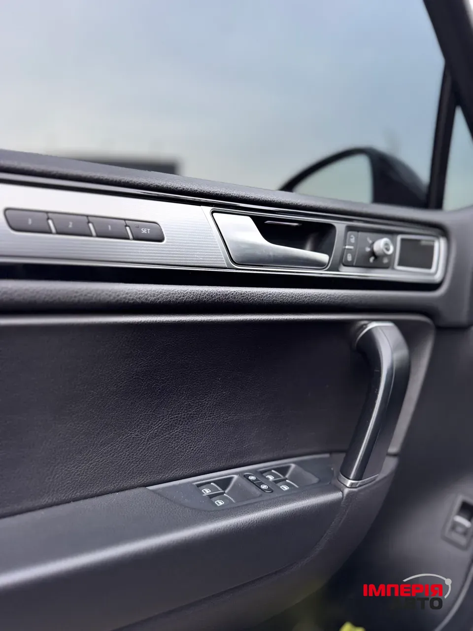 Volkswagen Touareg - фото 9