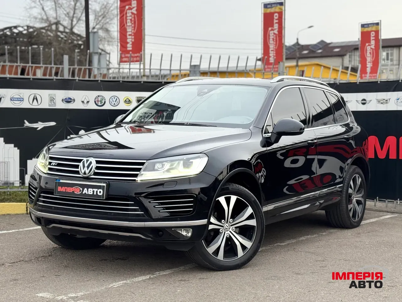 Volkswagen Touareg - фото 1