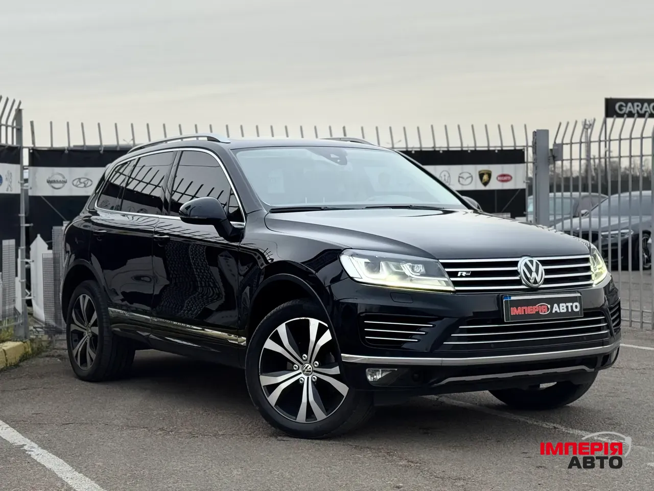 Volkswagen Touareg - фото 2