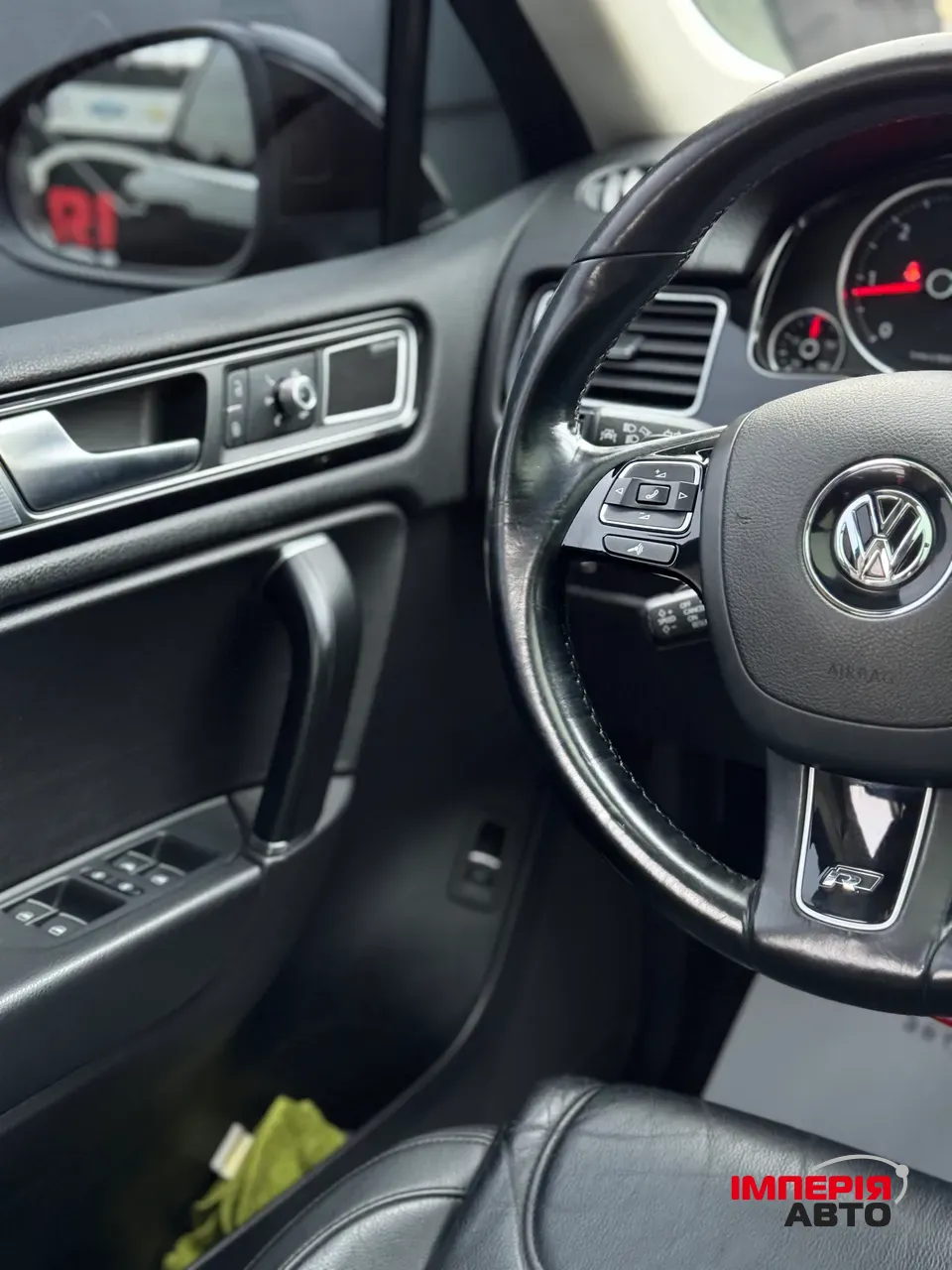 Volkswagen Touareg - фото 14