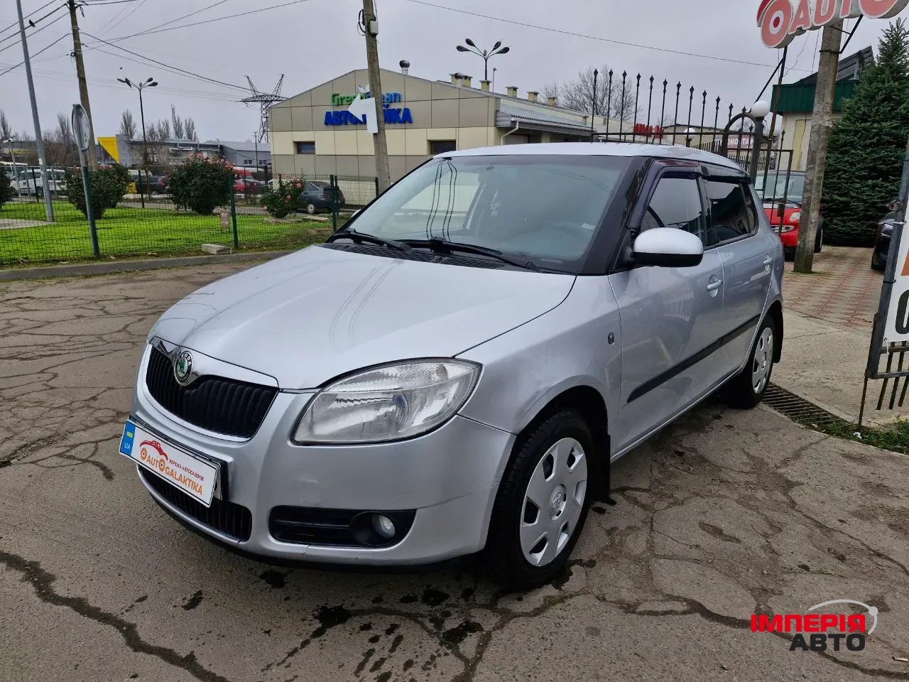 Skoda Fabia - фото 3