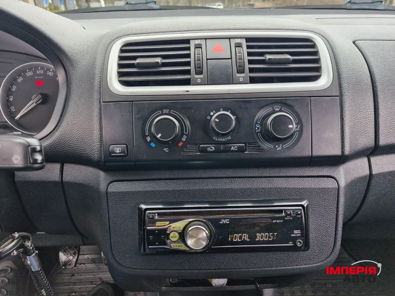 Skoda Fabia - фото 15