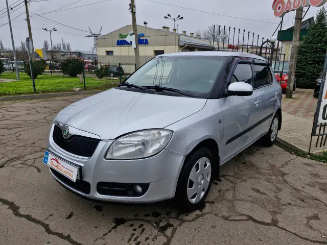 Skoda Fabia - фото 3