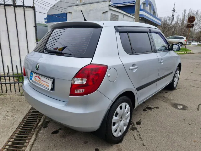 Skoda Fabia - фото 4