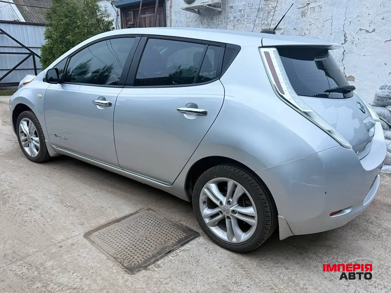 Nissan Leaf - фото 2