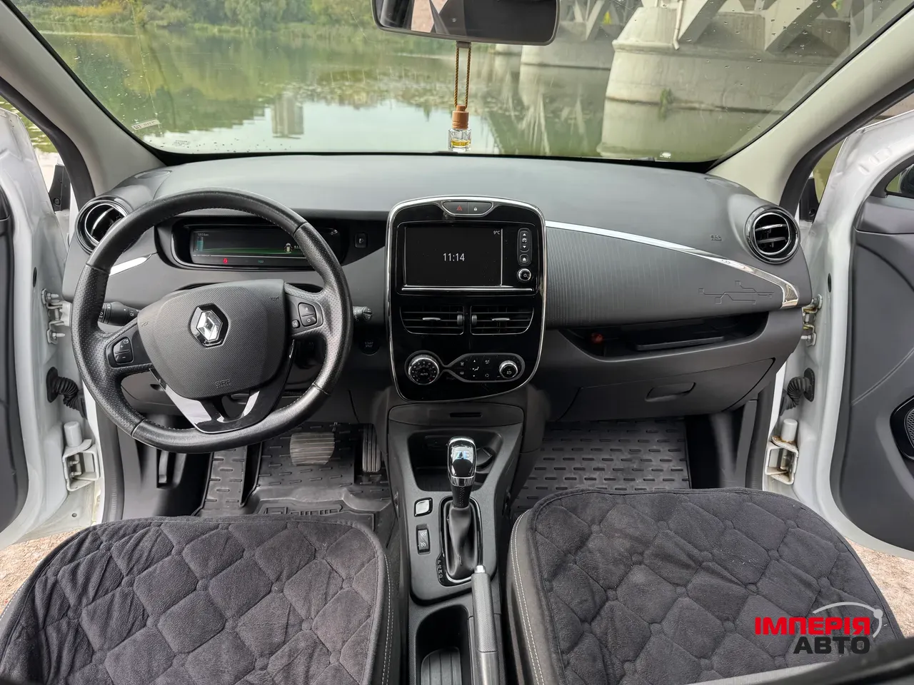 Renault ZOE - фото 9