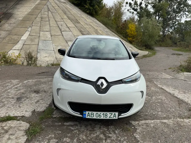Renault ZOE - фото 1