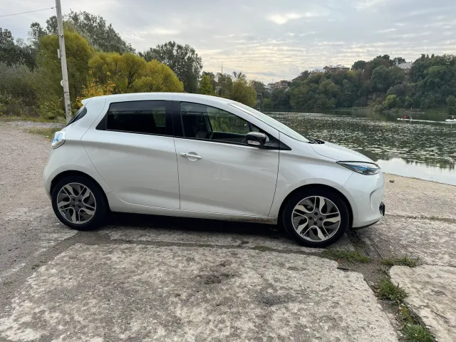 Renault ZOE - фото 3