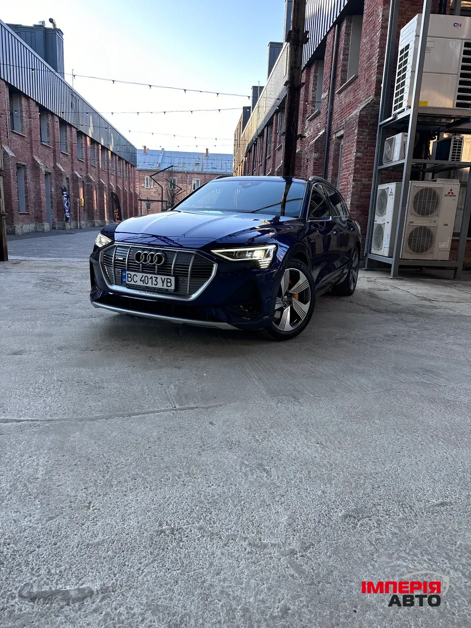 Audi e-tron - фото 11